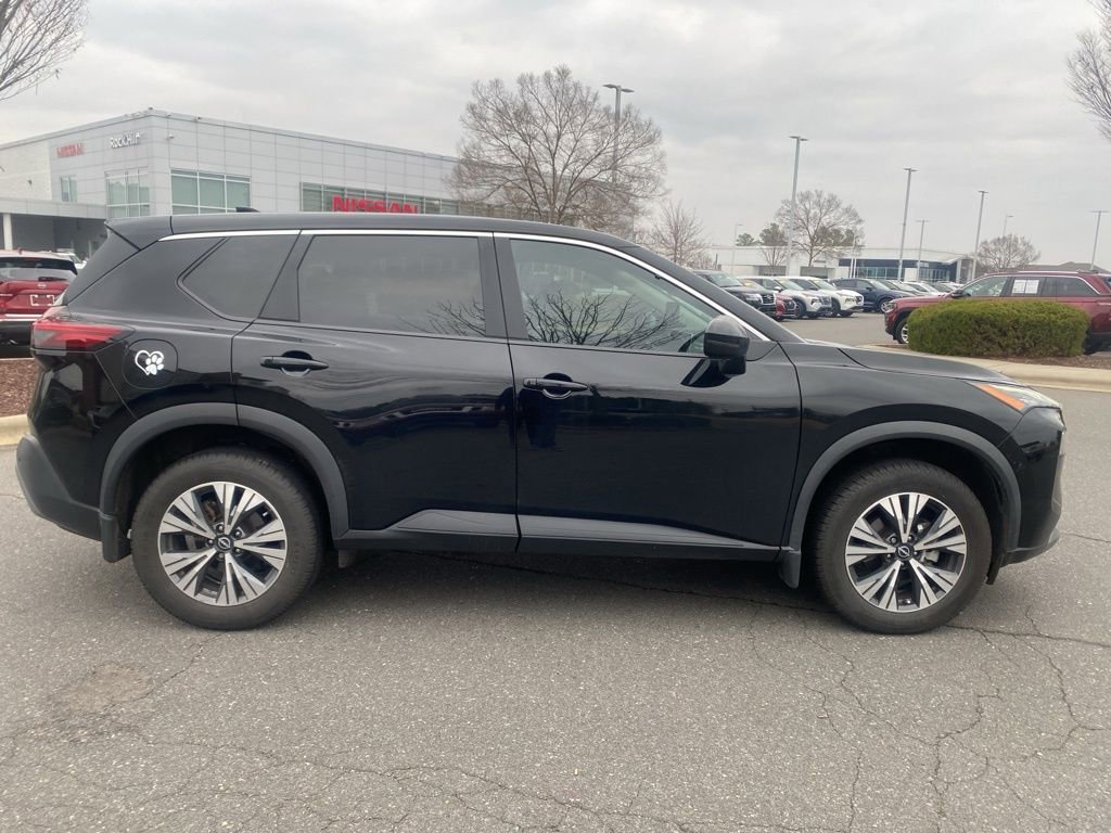 Used 2023 Nissan Rogue SV image 8