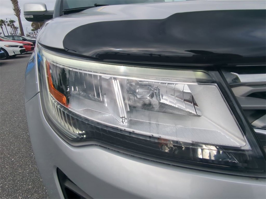 Used 2018 Ford Explorer Limited image 9