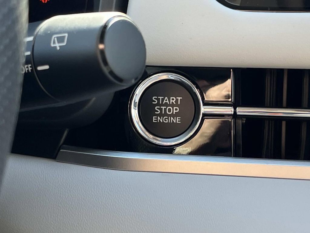 New 2026 Mitsubishi Outlander SE image 23