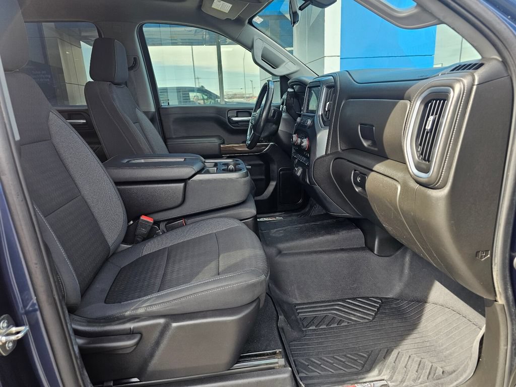 Used 2022 Chevrolet Silverado 1500 LT AWD/4WD image 10