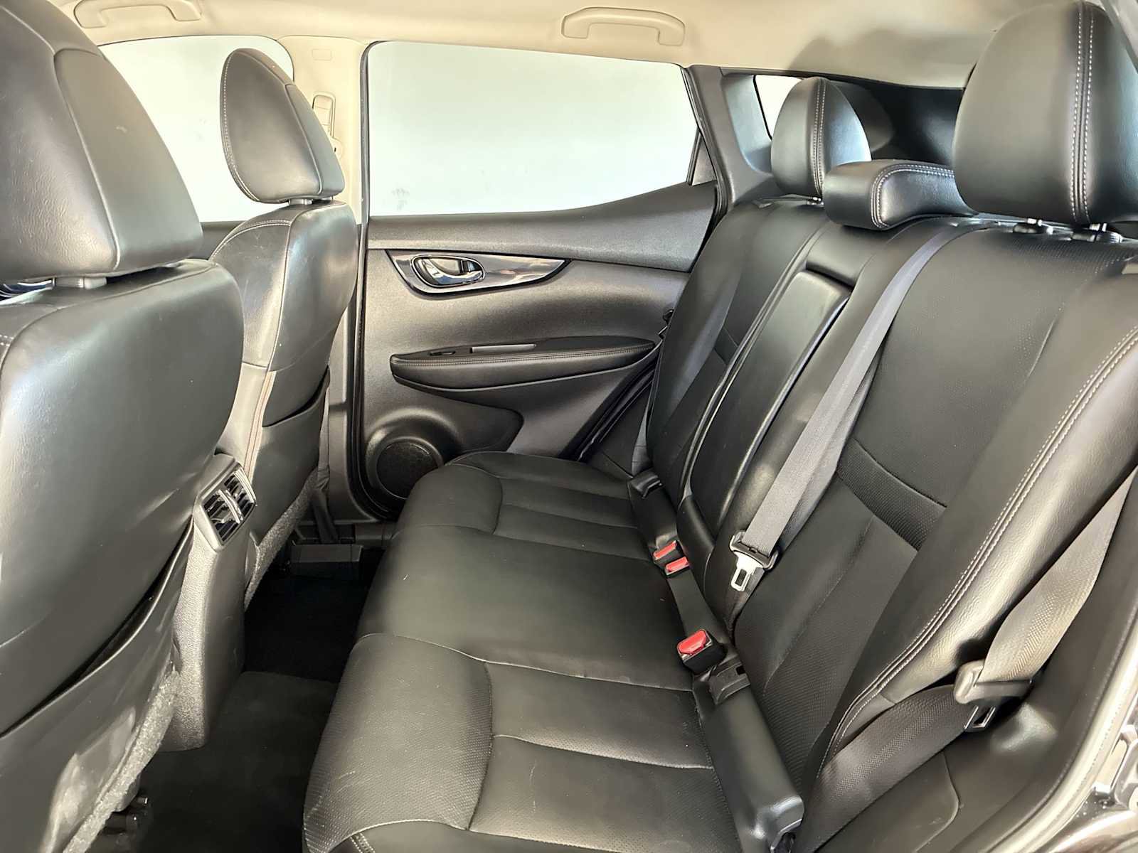 Used 2017 Nissan Rogue Sport SL w/ SL Premium Package image 25