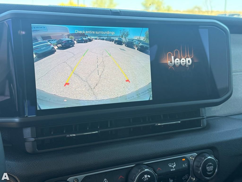 Used 2025 Jeep Wrangler Sport S image 21