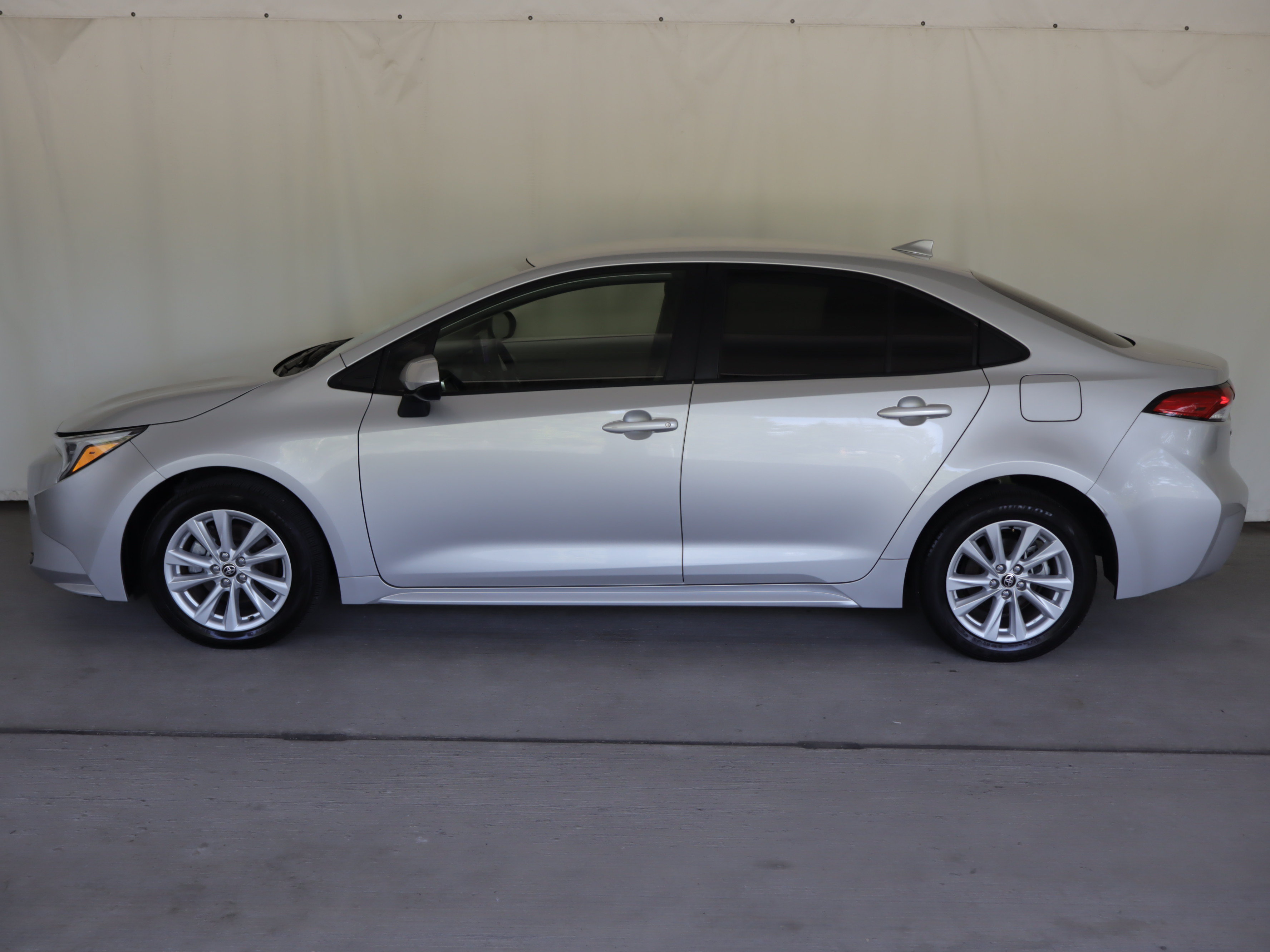 Used 2025 Toyota Corolla LE w/ LE Premium Package FWD image 23