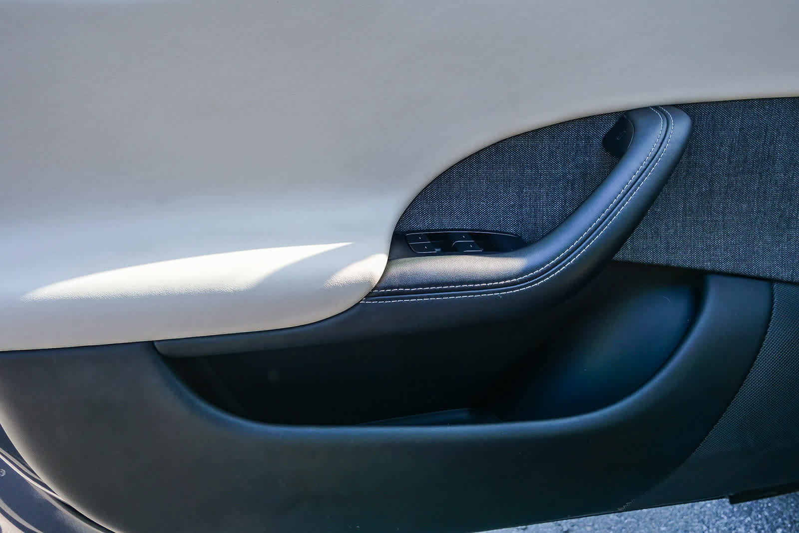 Used 2022 Tesla Model S AWD/4WD image 16