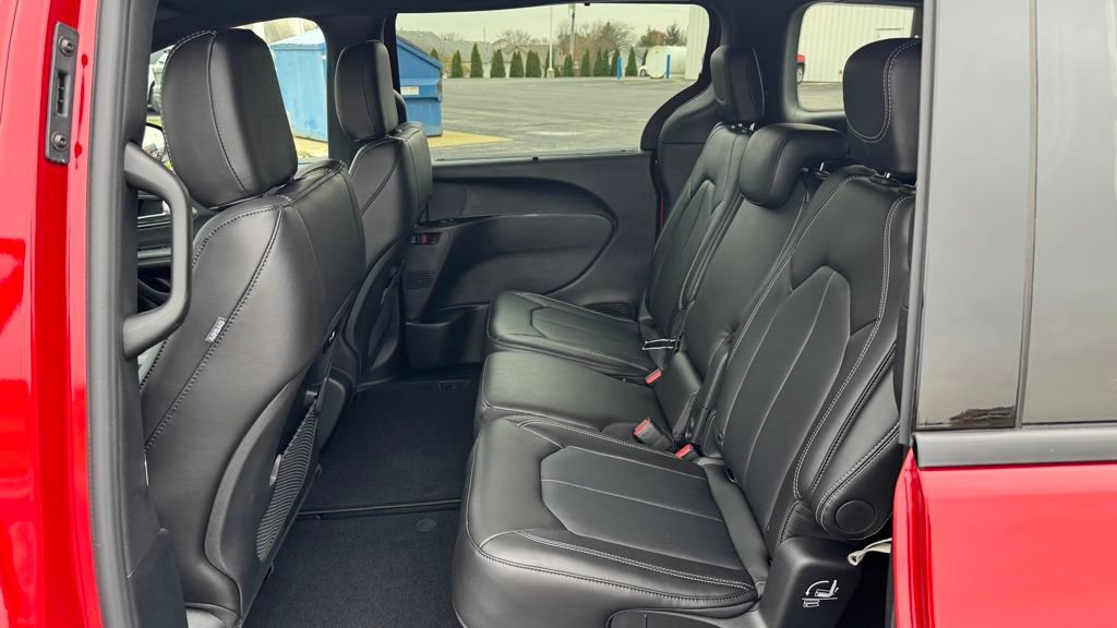 New 2026 Chrysler Pacifica Select w/ S Appearance Package FWD image 13