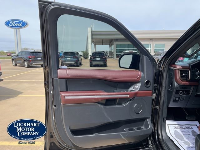Used 2023 Ford Expedition Limited image 10