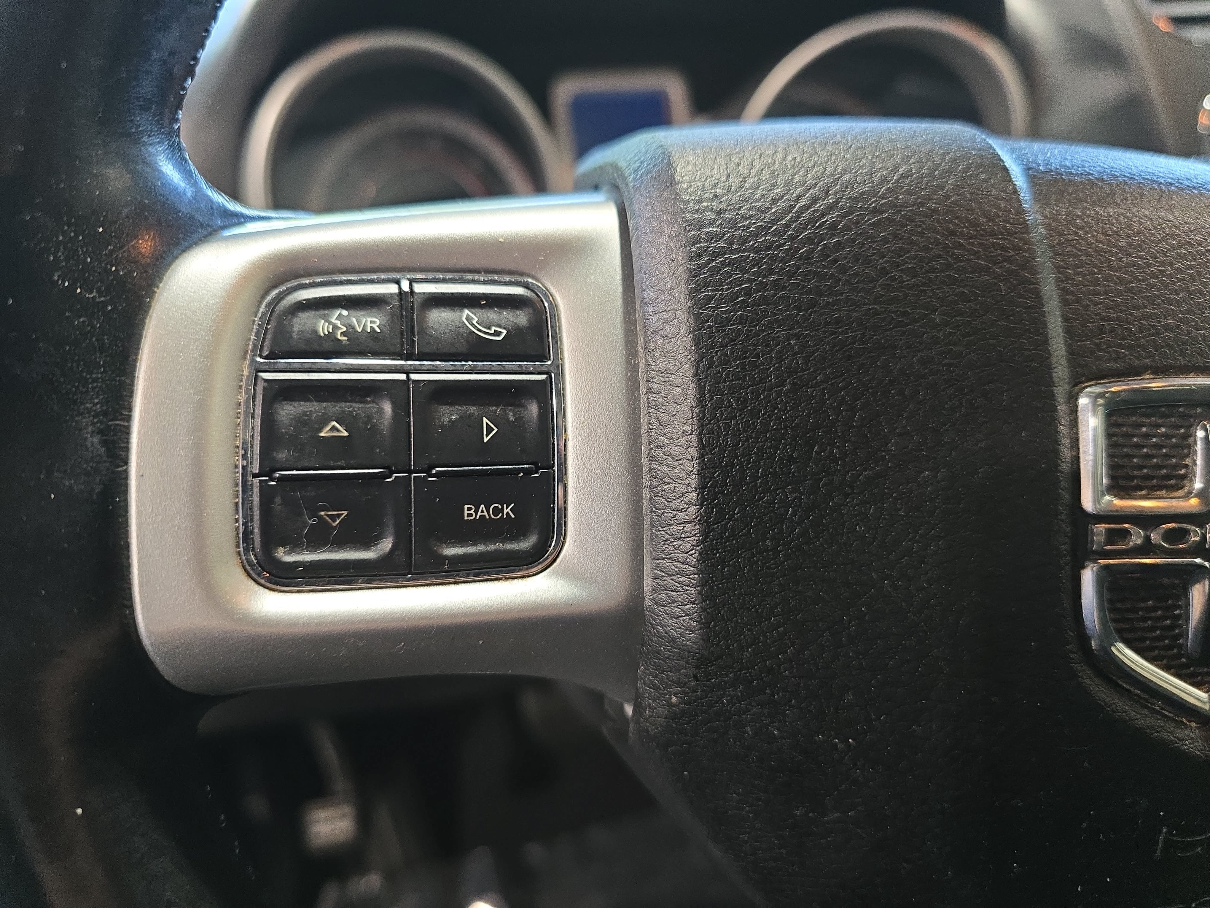 Used 2018 Dodge Journey SXT w/ Connectivity Group FWD image 18