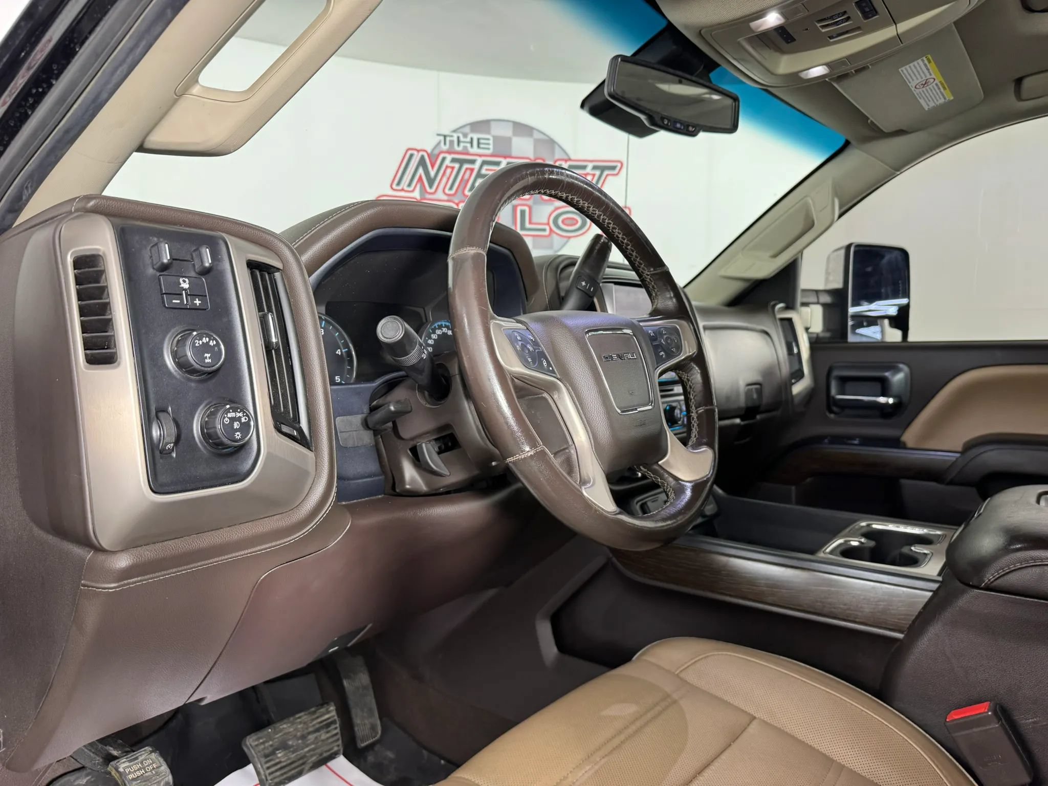 Used 2019 GMC Sierra 2500 Denali w/ Duramax Plus Package AWD/4WD image 10