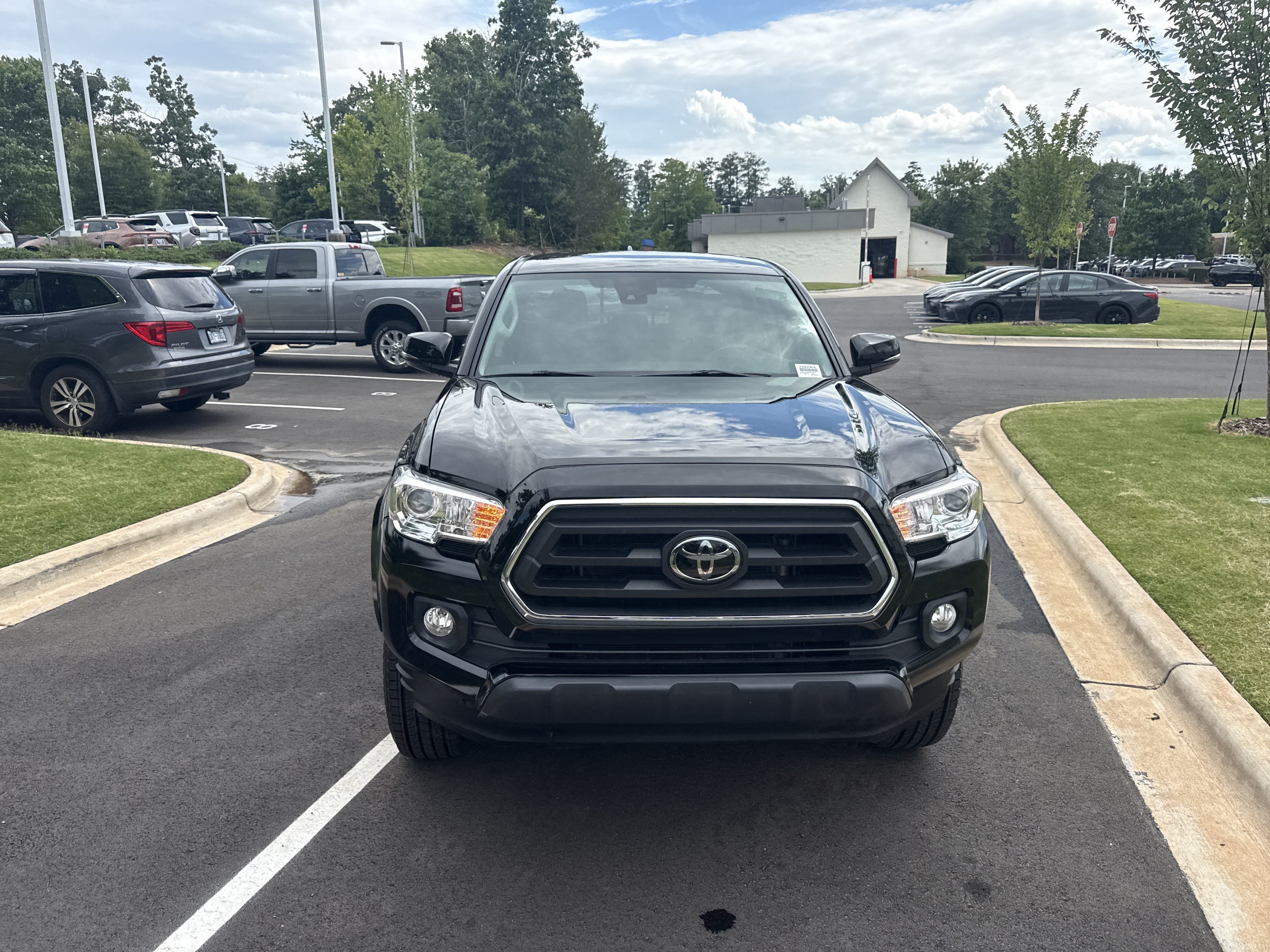 Used 2023 Toyota Tacoma SR5 w/ Technology Package AWD/4WD image 7