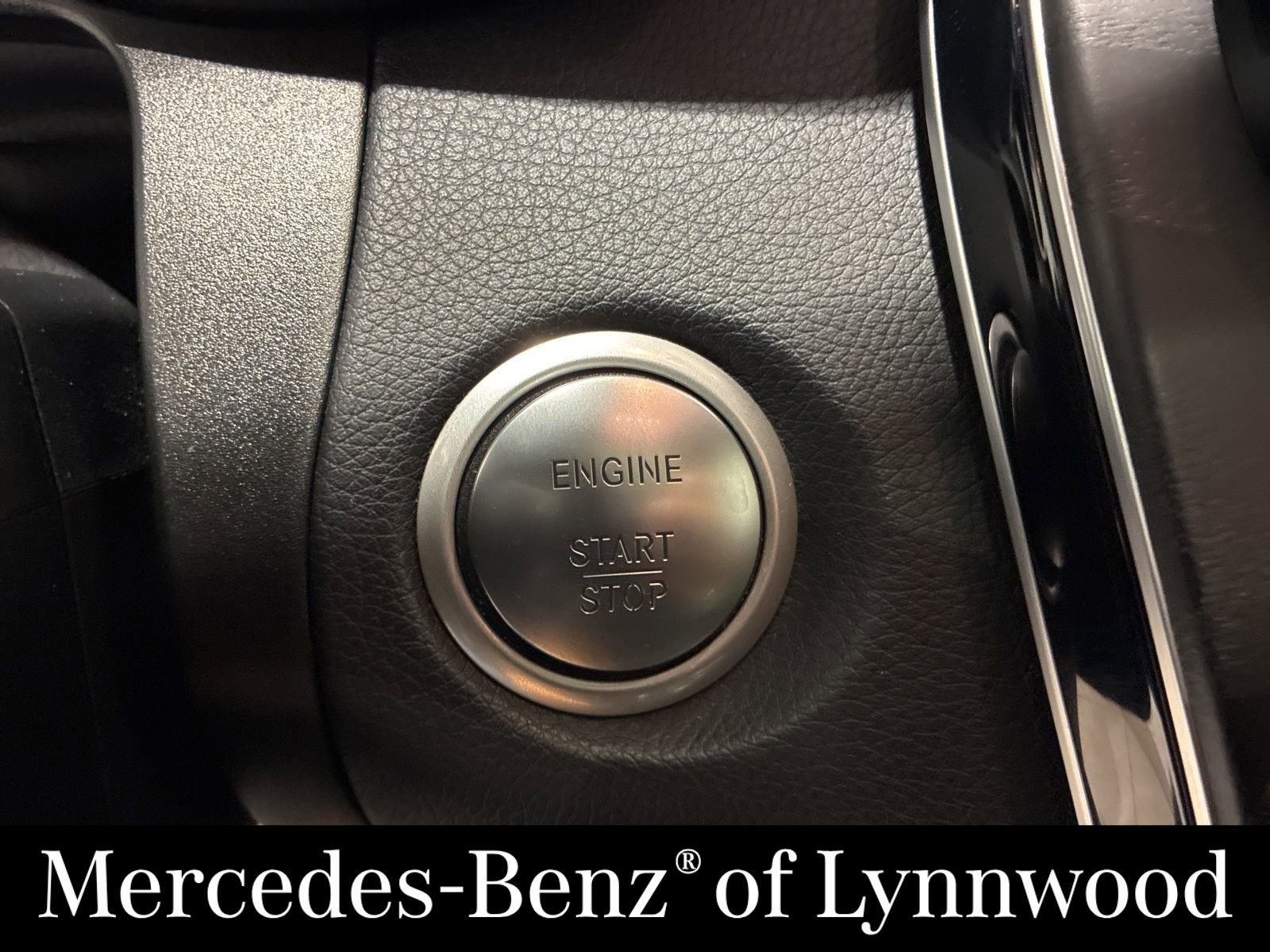 Used 2019 Mercedes-Benz GLC 300 4MATIC image 26