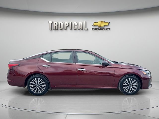 Used 2024 Nissan Altima 2.5 SV FWD image 6