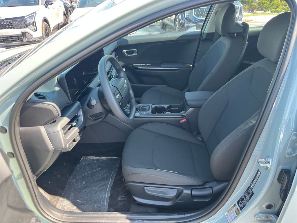 New 2026 Kia K4 LXS image 13