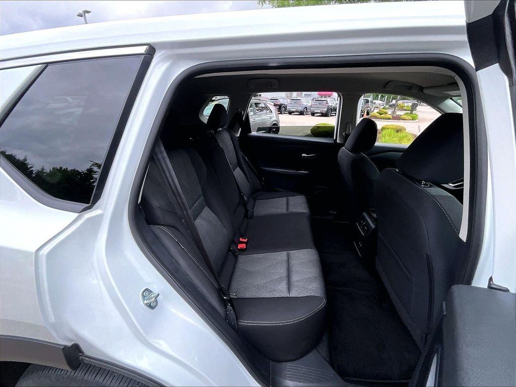 Certified 2024 Nissan Rogue SV AWD/4WD image 16