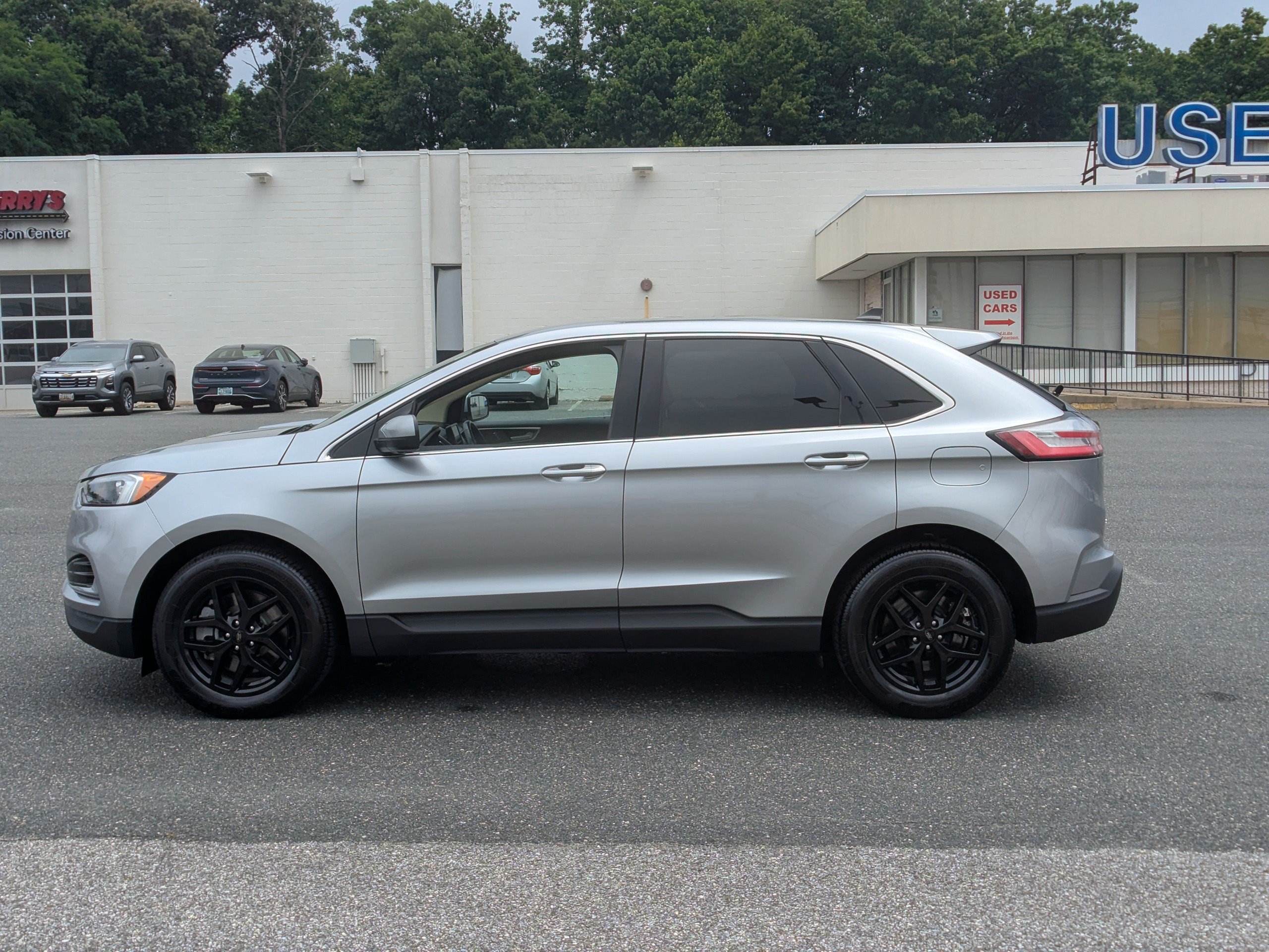 Used 2024 Ford Edge SEL AWD/4WD image 5