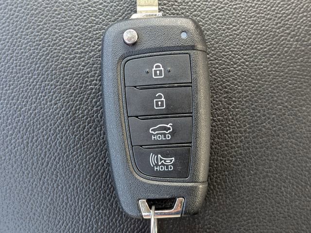 Used 2024 Hyundai Elantra SE FWD image 29