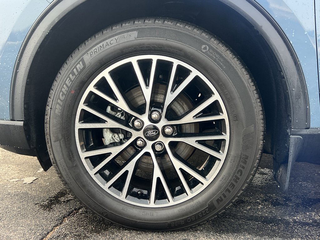 Used 2023 Ford Escape SE w/ Class II Trailer Tow Package image 9