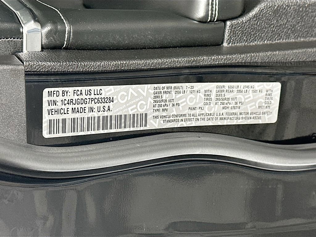 Used 2023 Jeep Grand Cherokee Overland w/ Luxury Tech Group IV image 36