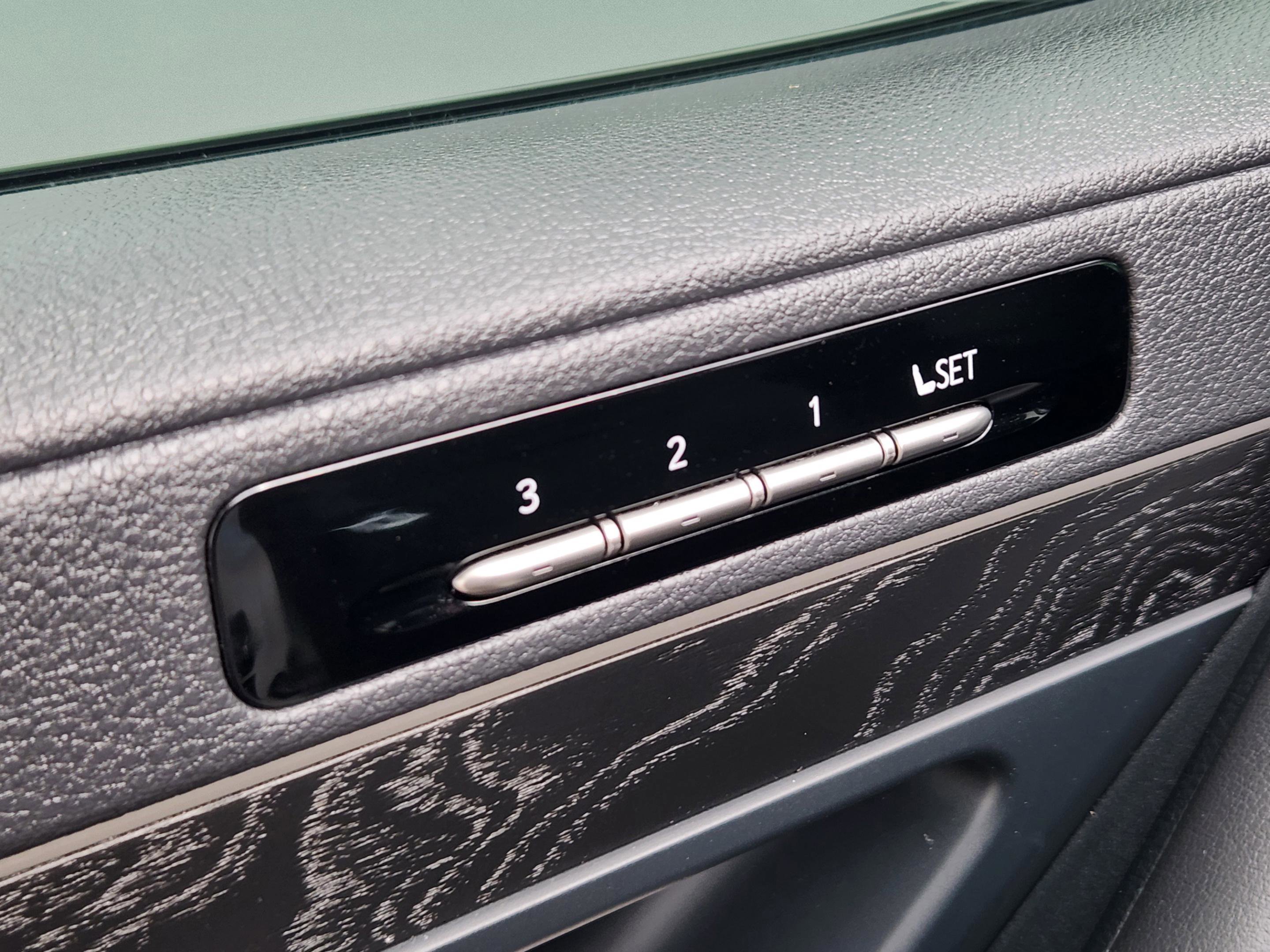 Used 2024 Lexus LX 600 4WD w/ Appearance Package image 18