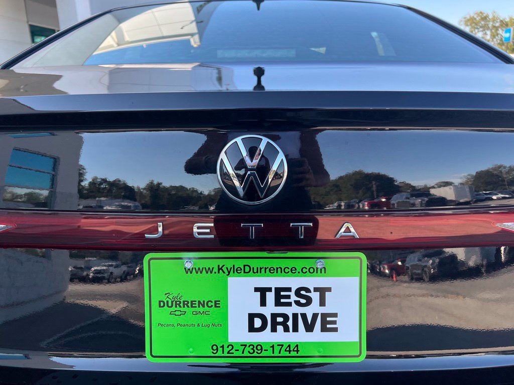 Used 2025 Volkswagen Jetta SE FWD image 7