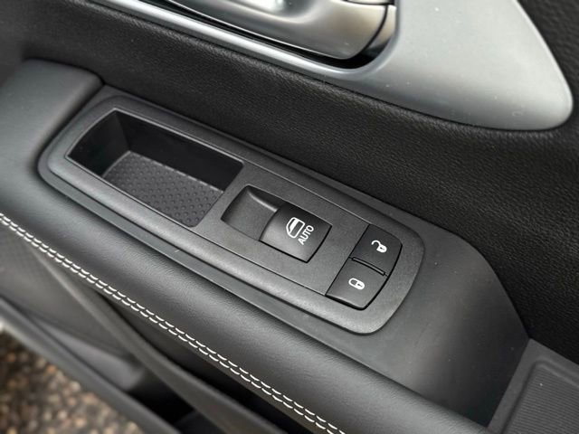 New 2026 Chrysler Pacifica Limited w/ S Appearance Package AWD/4WD image 16