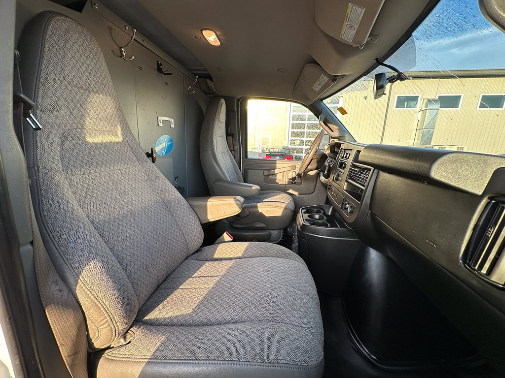 Used 2018 Chevrolet Express 3500 w/ Driver Convenience Package RWD image 23