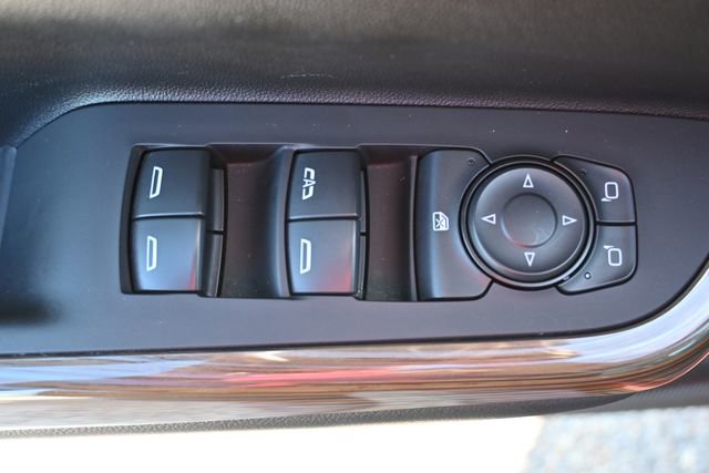 Used 2023 GMC Acadia SLE w/ Driver Convenience Package image 11