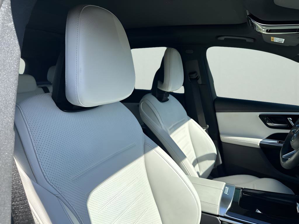 Used 2024 Mercedes-Benz GLC 300 4MATIC w/ AMG Line image 14