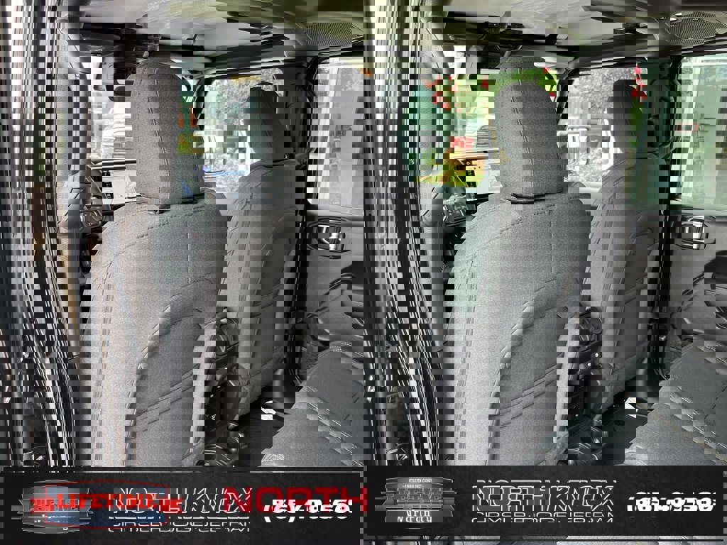 New 2025 Jeep Gladiator Sport image 14