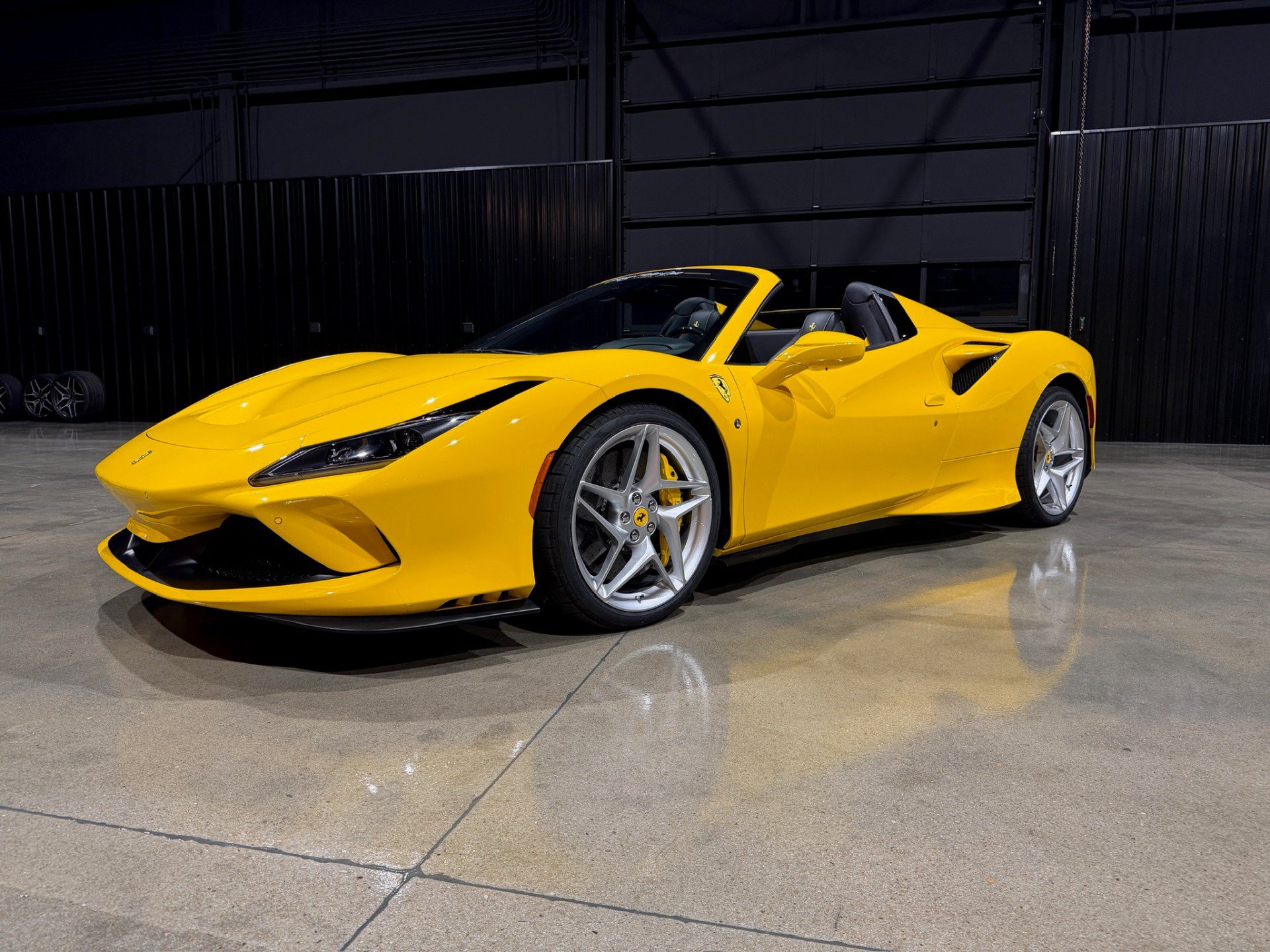 Used 2023 Ferrari F8 Tributo RWD image 4