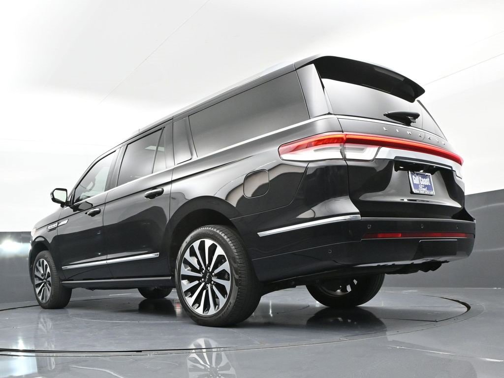 Used 2023 Lincoln Navigator L Reserve image 32