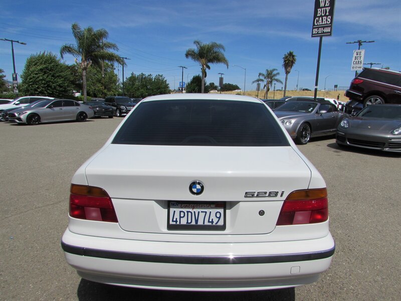 Used 2000 BMW 528i Sedan RWD image 7