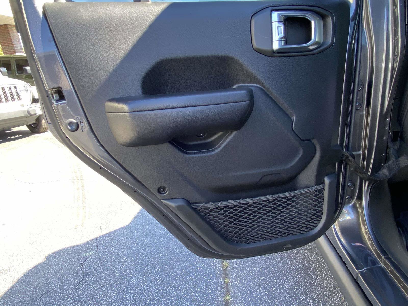 Used 2021 Jeep Gladiator Willys image 20