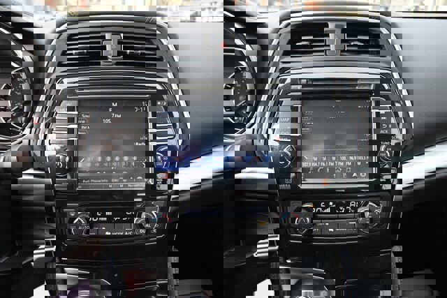 Used 2016 Nissan Maxima SR w/ Midnight Edition image 31