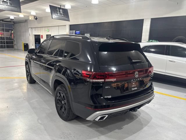 Used 2024 Volkswagen Atlas Peak Edition SEL AWD/4WD image 6