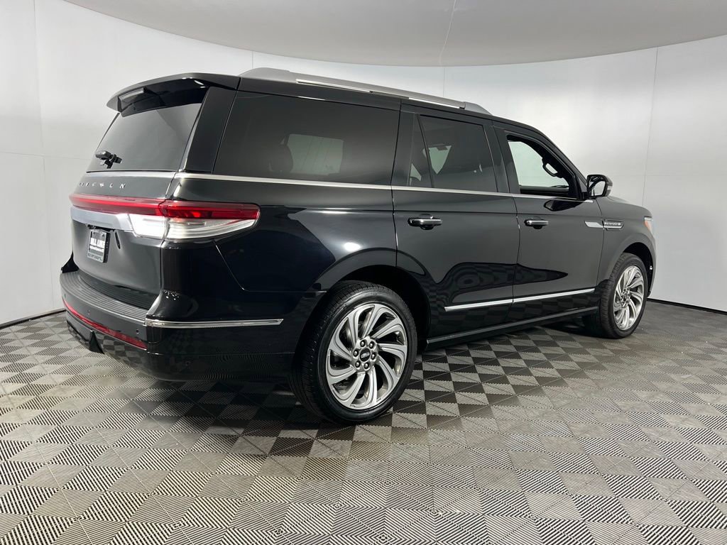 Used 2024 Lincoln Navigator Reserve image 7
