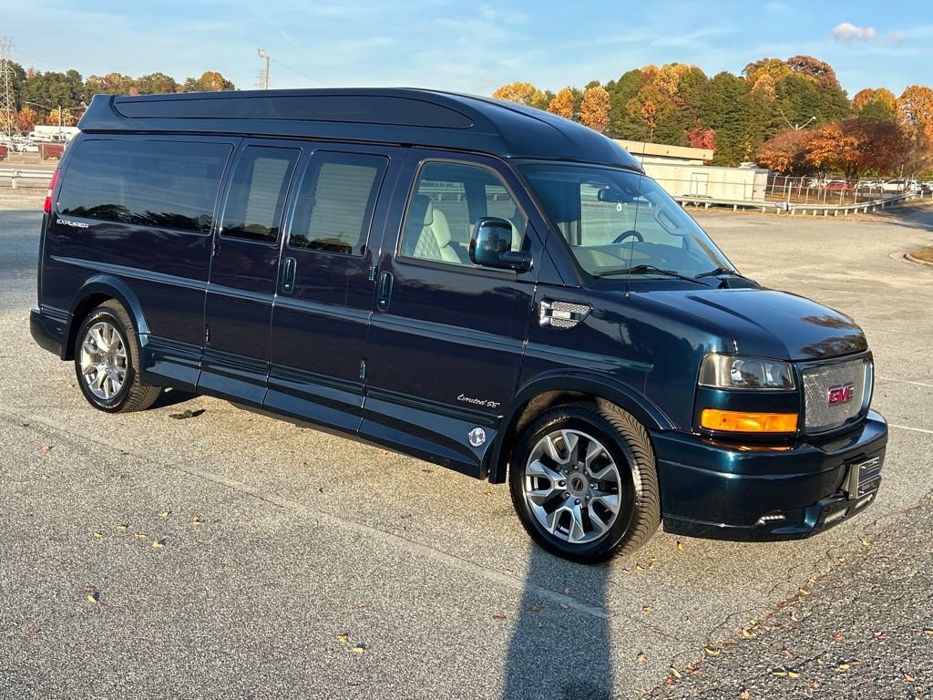 Used 2025 GMC Savana 2500 Extended w/ Driver Convenience Package image 8