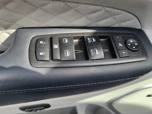 Used 2018 Jeep Grand Cherokee Summit AWD/4WD image 11