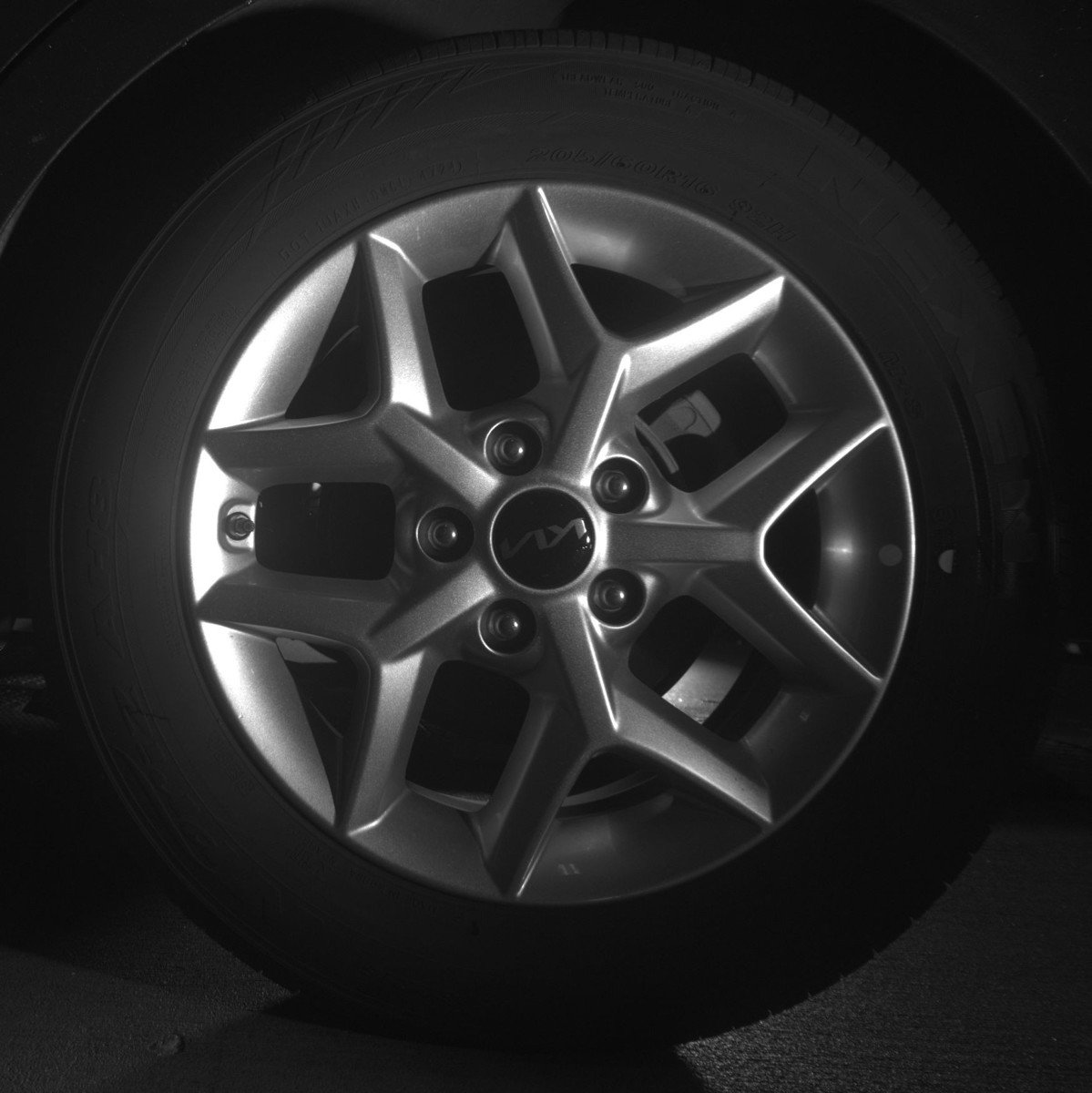 Used 2025 Kia Soul LX w/ LX Technology Package FWD image 14