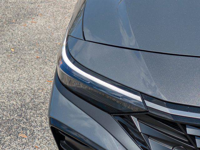 New 2026 Hyundai Elantra Limited FWD image 7