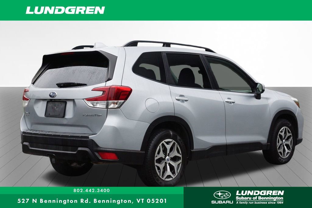 Used 2020 Subaru Forester Premium image 3