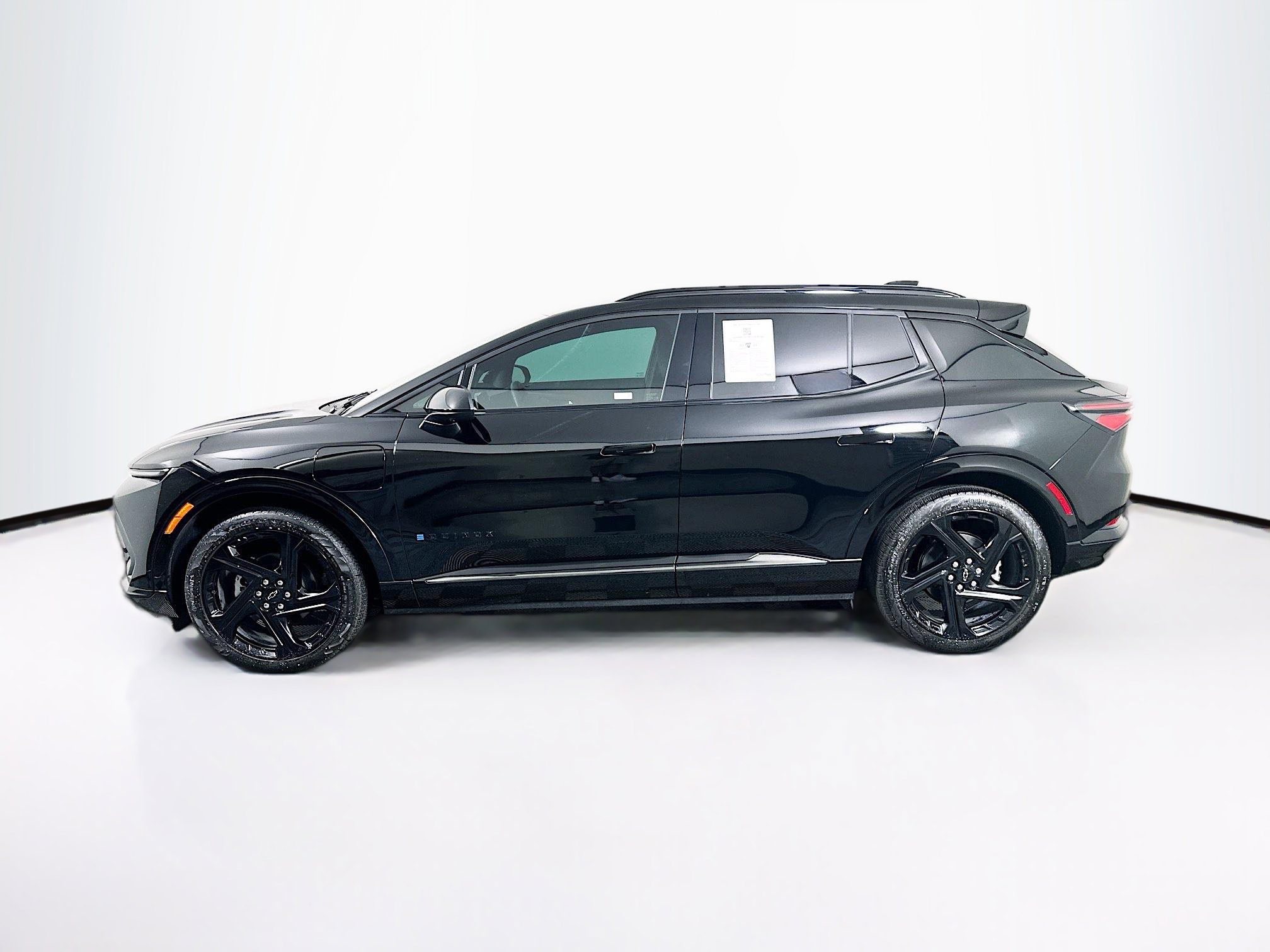 Used 2025 Chevrolet Equinox EV RS image 4