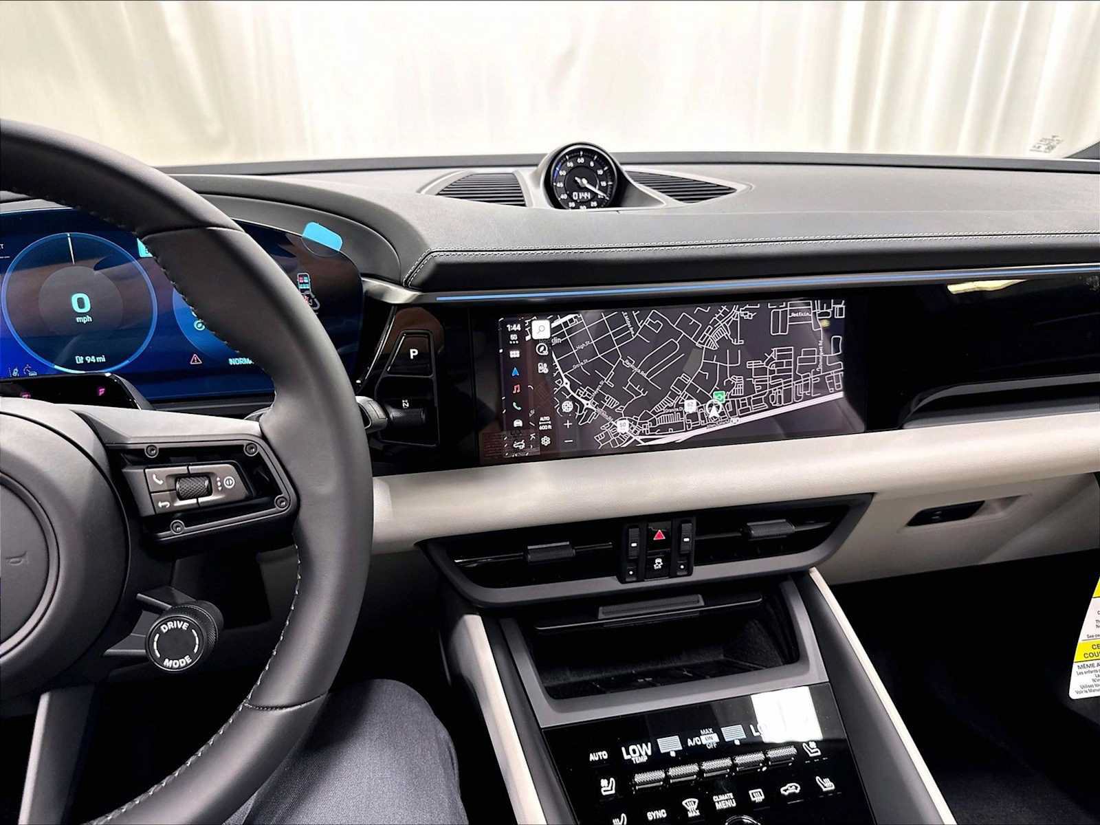 New 2026 Porsche Macan 4 Electric AWD/4WD image 16