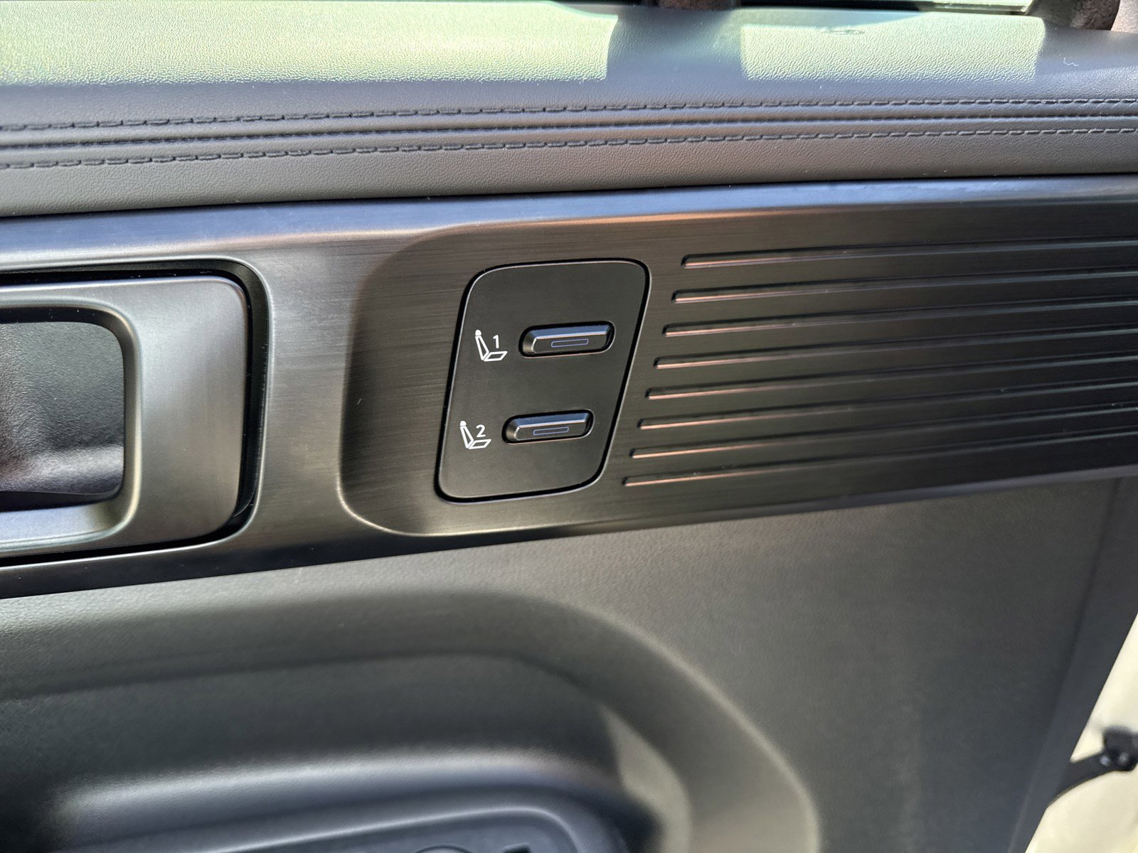 Used 2025 Hyundai Santa Fe Calligraphy image 13