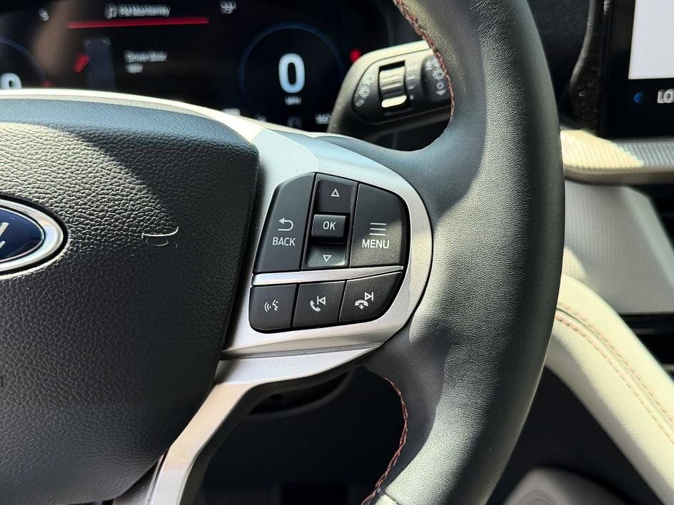 Used 2025 Ford Explorer Active w/ Active Comfort Package image 31