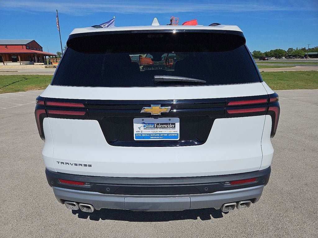 Used 2026 Chevrolet Traverse LT w/ Driver Confidence Package FWD image 6