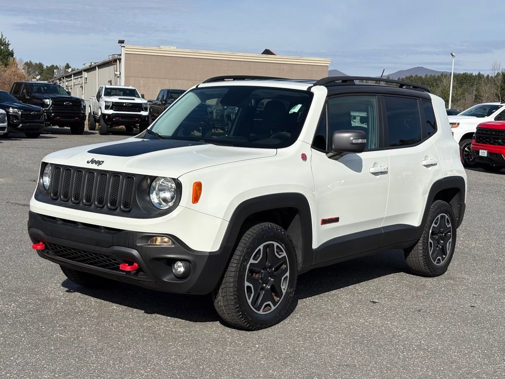 Used 2016 Jeep Renegade Trailhawk w/ Premium Trailhawk Package image 2