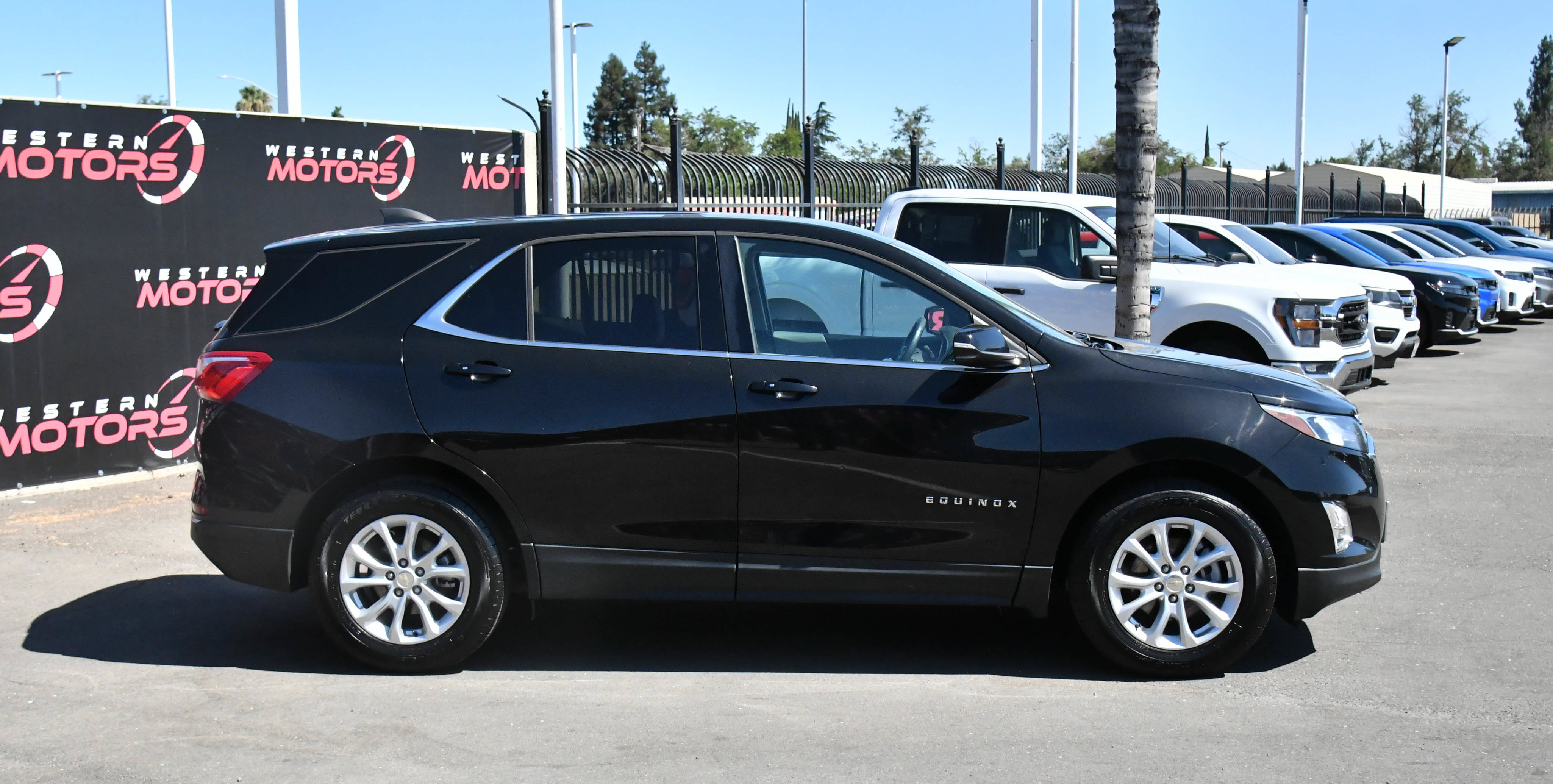 Used 2019 Chevrolet Equinox LT FWD image 9
