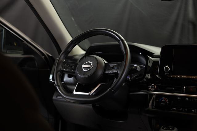 Used 2024 Nissan Pathfinder SV AWD/4WD image 17
