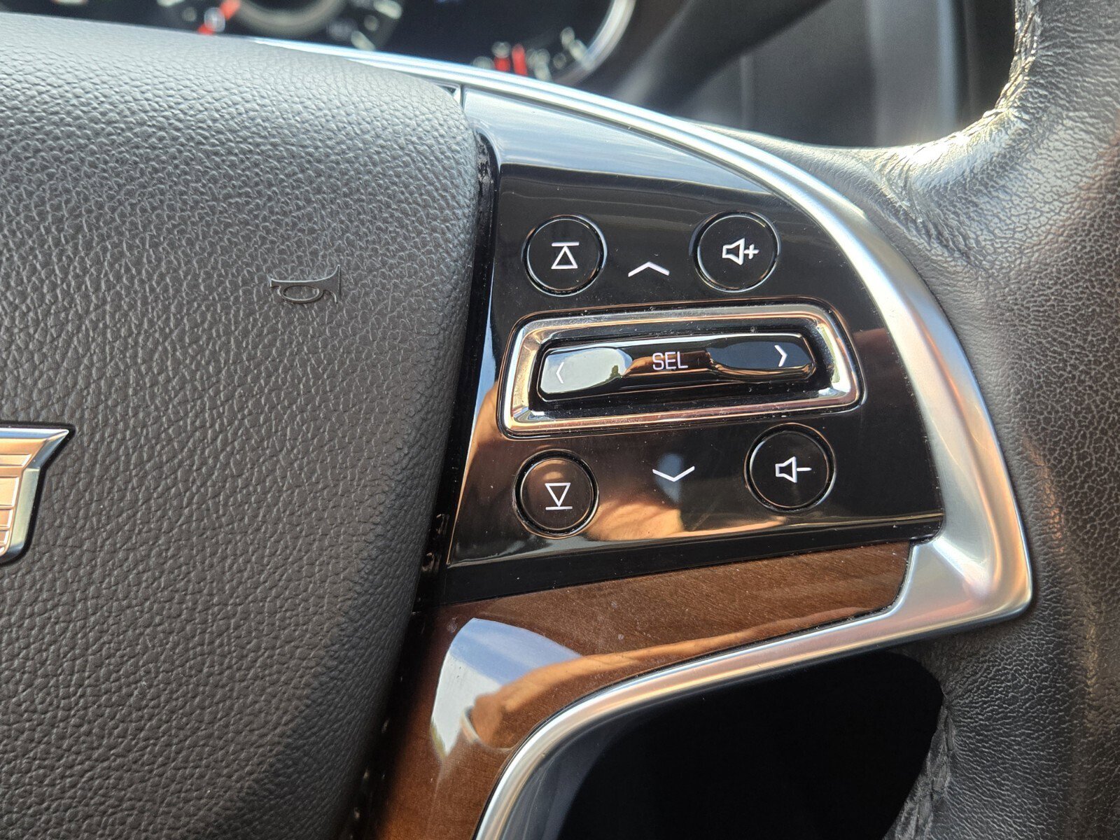 Used 2020 Cadillac Escalade Luxury image 28