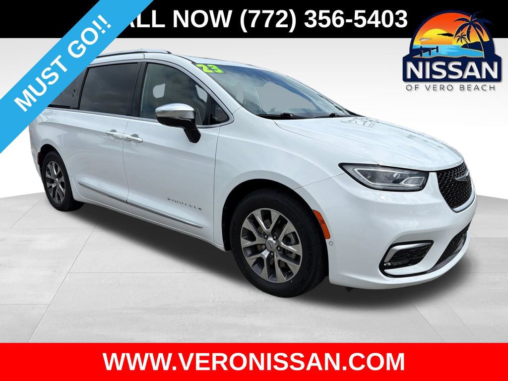 Used 2023 Chrysler Pacifica Pinnacle